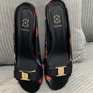 Women's Black and Red Open-Toe Mules